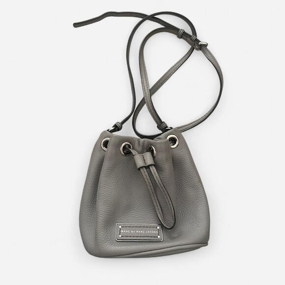 Marc by Marc Jacobs Grey Leather Mini Bucket Crossbody Bag – Minimalist It-Girl - Picture 3 of 7